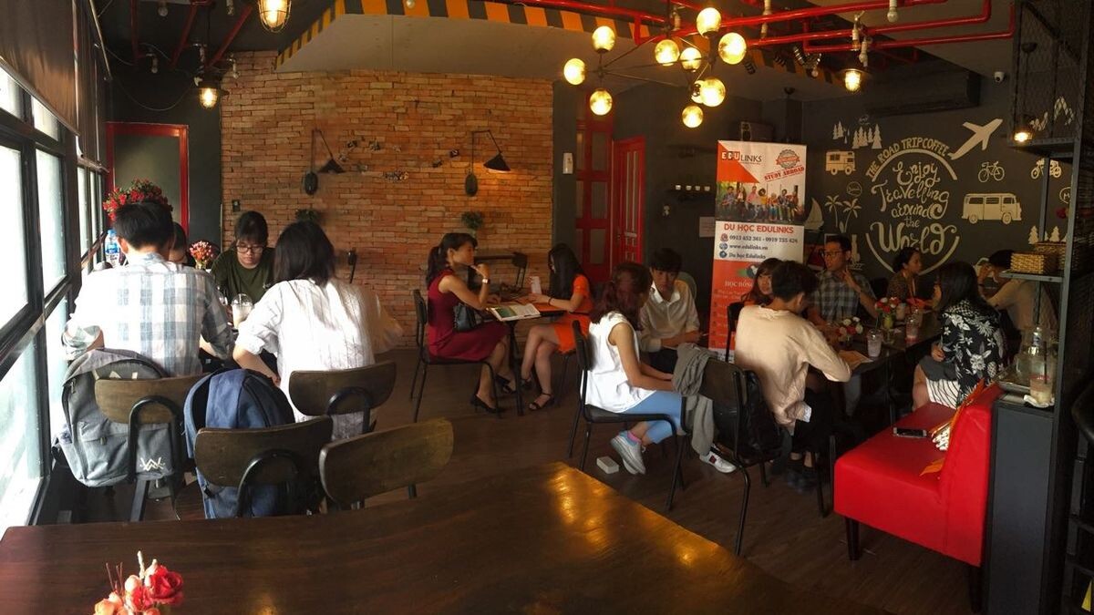X-Academy tổ chức sự kiện cafe talk