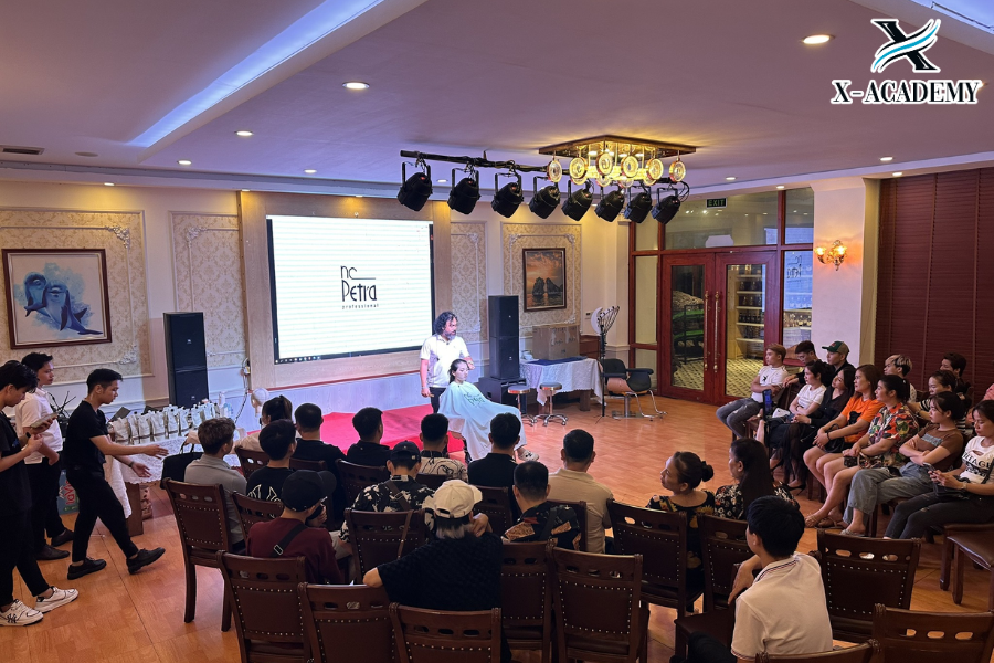 Các Màu Tóc Hot 2024 - Chọn Ngay Để Bắt Kịp Xu Hướng