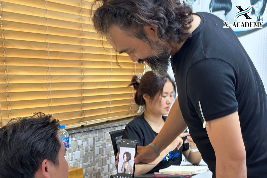 Giải Đáp Thắc Mắc Làm Nghề Tóc Có Độc Hại Không?