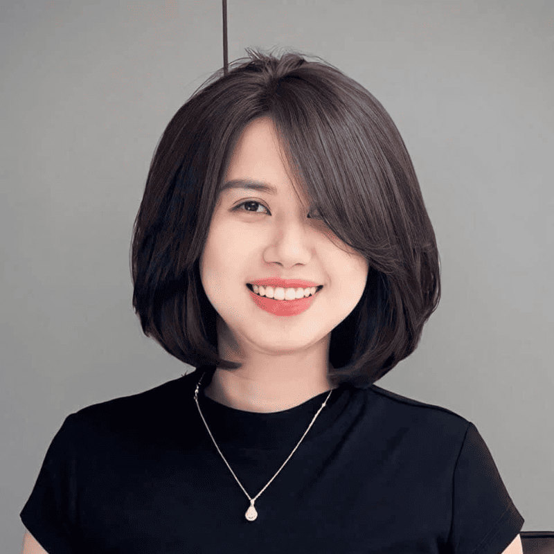 Cắt tóc ngắn nữ trung niên