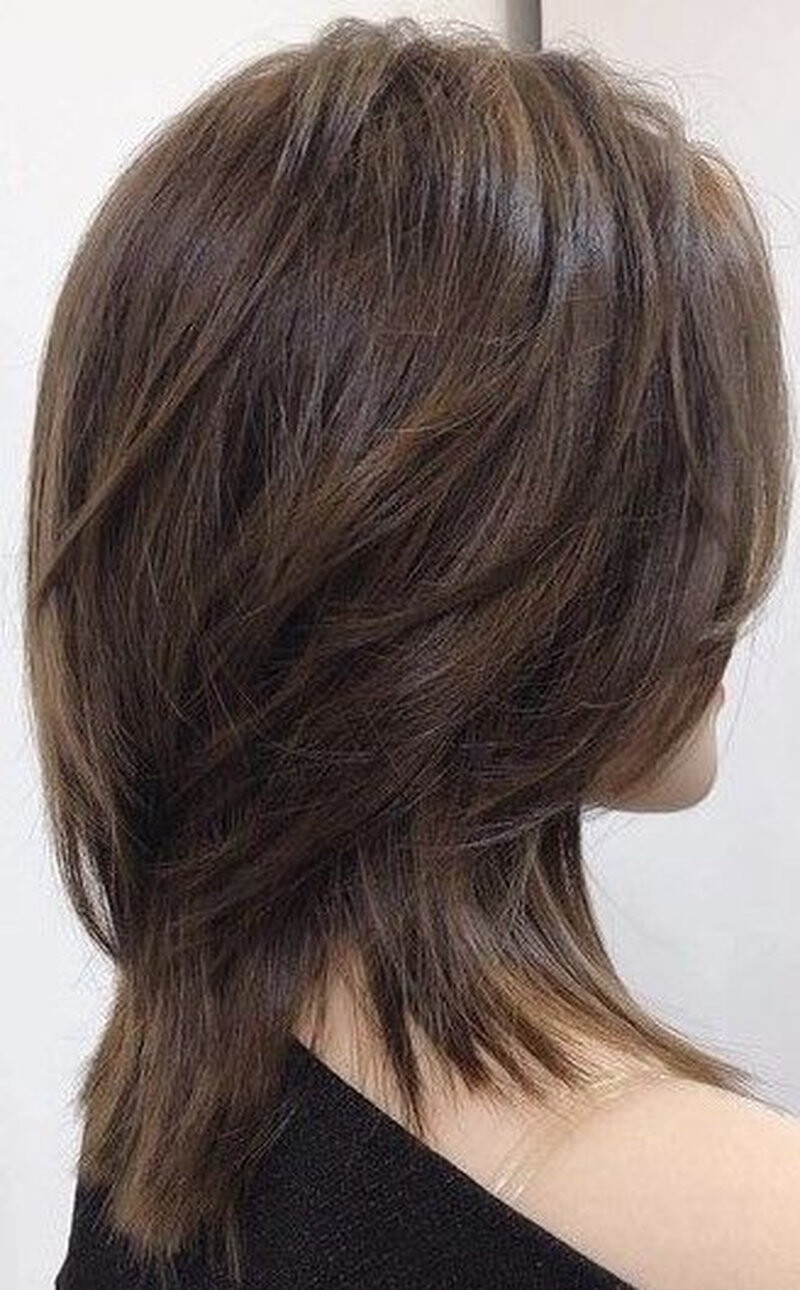 mẫu tóc mullet nữ ngang vai