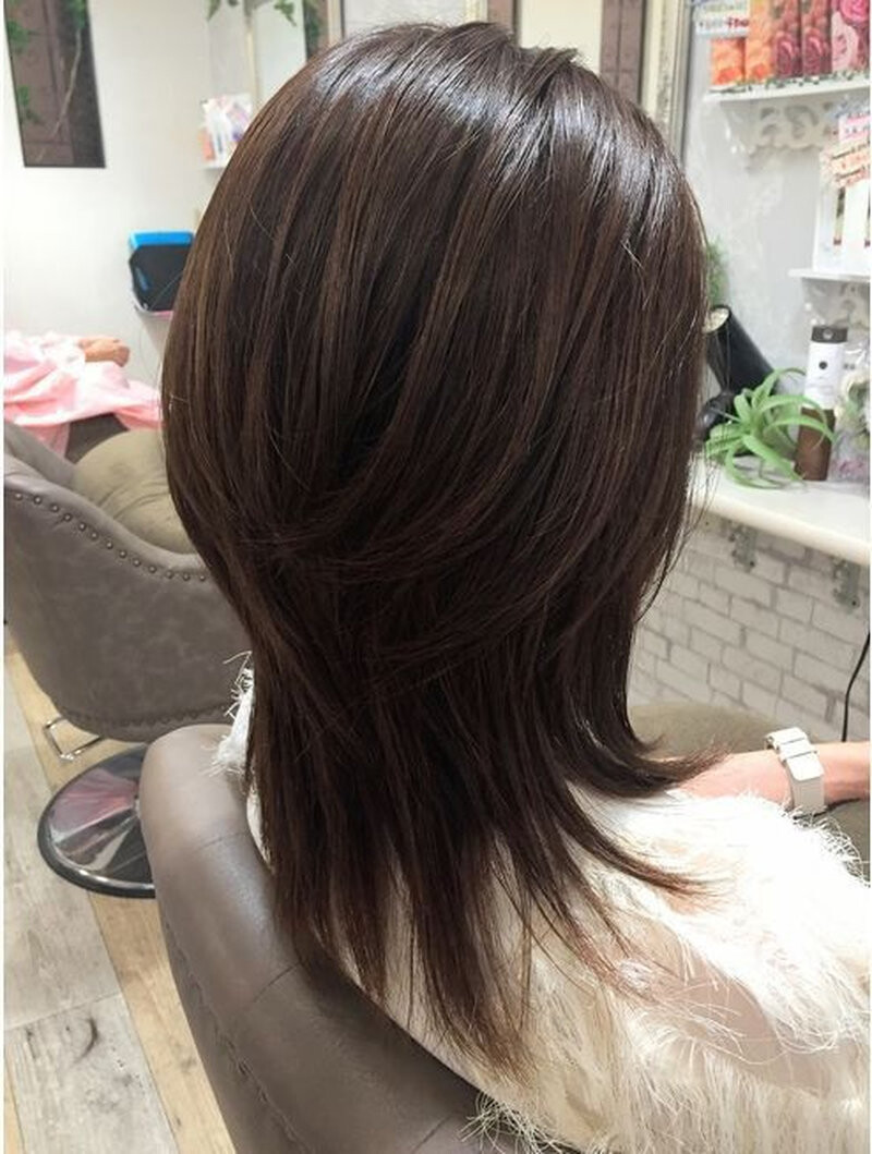 Tóc mullet nữ có phần đuôi dài lạ mắt