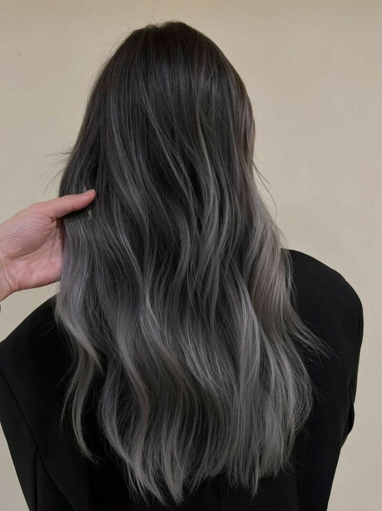 Kiểu nhuộm balayage giúp màu tóc chuyển tông mượt mà