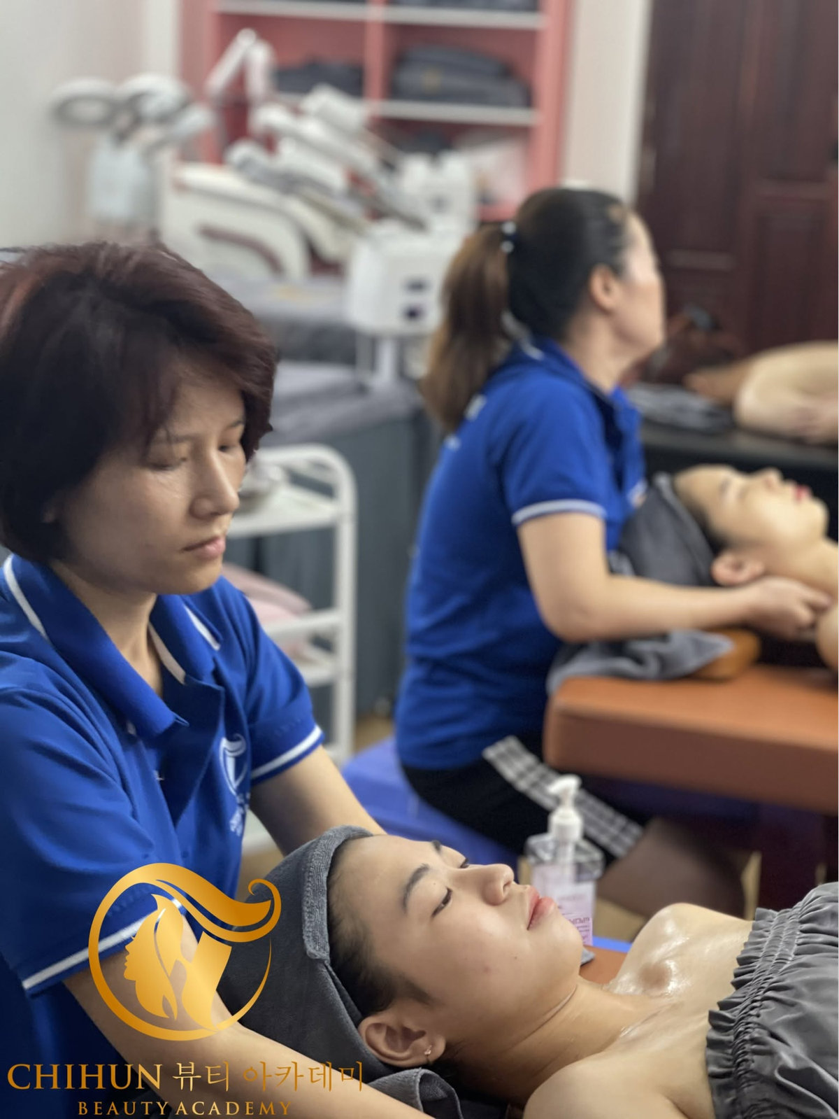 Khóa học cắt tóc gội đầu cấp tốc