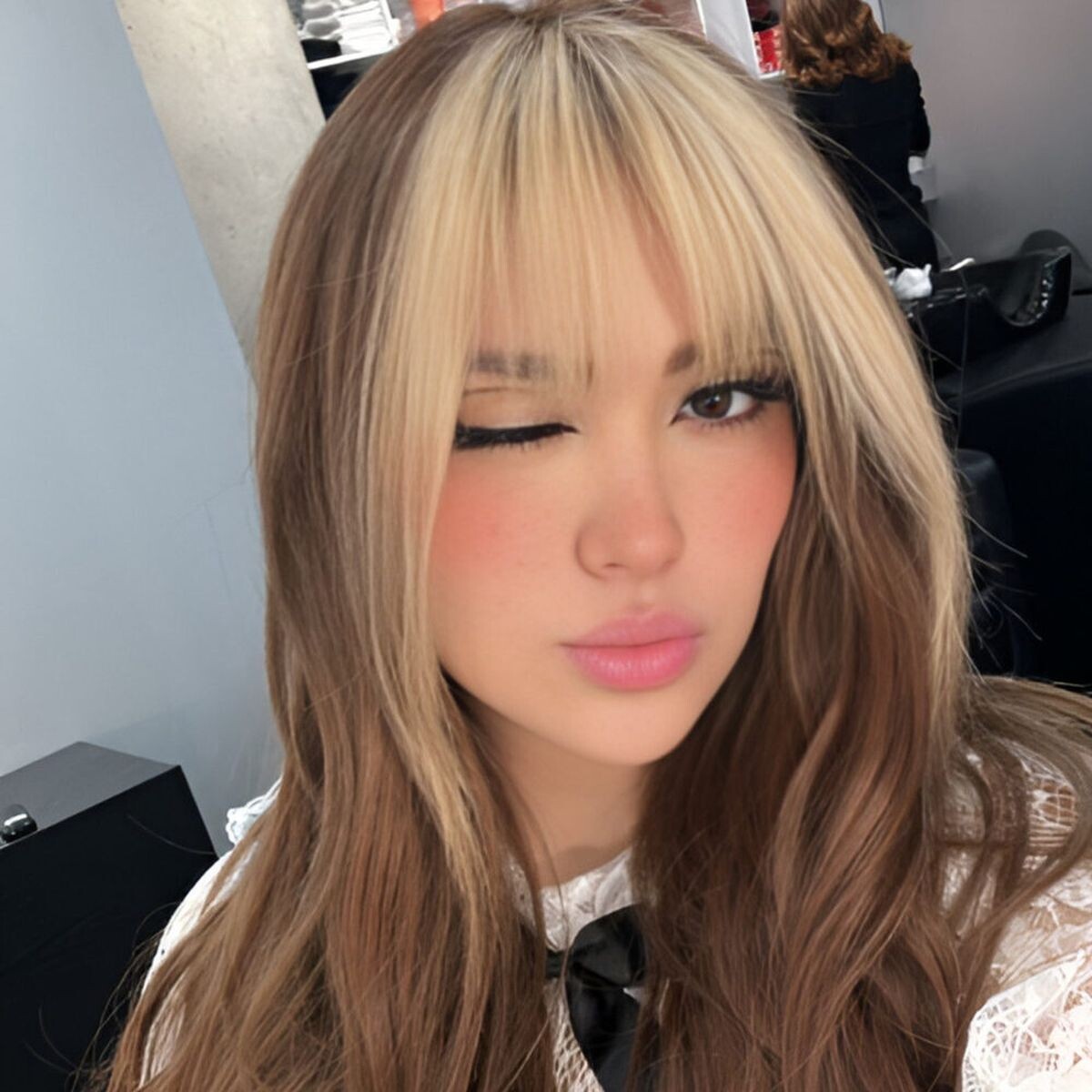 Tóc nâu hạt dẻ mái tẩy thời trang